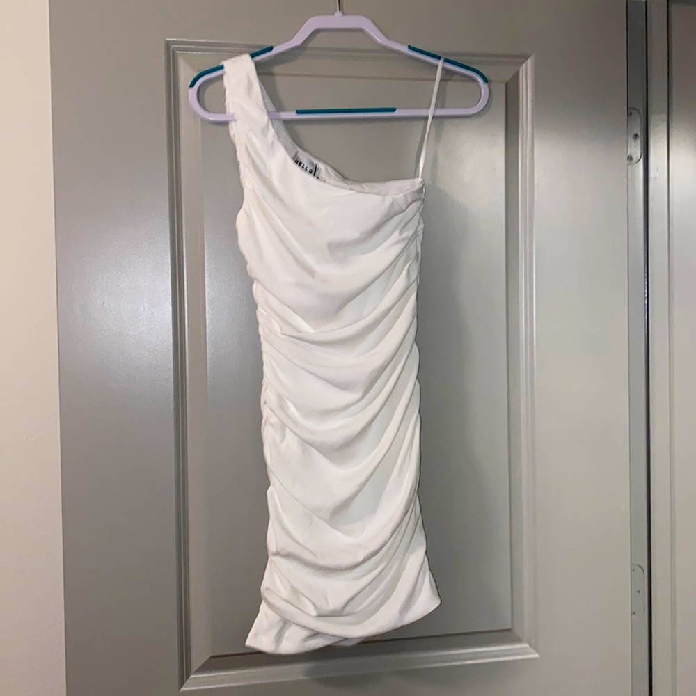 White mini one shoulder dress